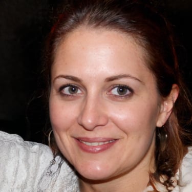 Anna F. - Verified Customer